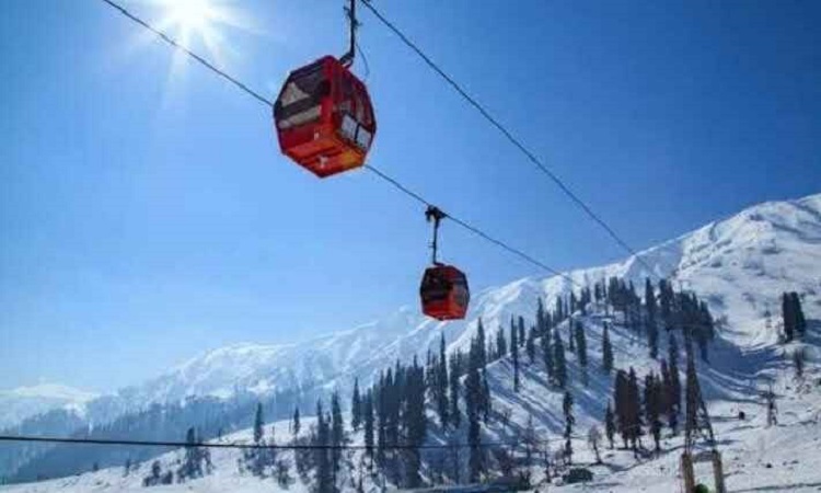 Police rescued 250 tourists stuck in Gondola cars in Gulmarg