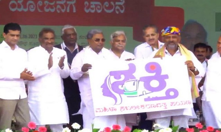 Karnataka Chief Minister Siddaramaiah and Deputy Chief Minister DK Shivakumar