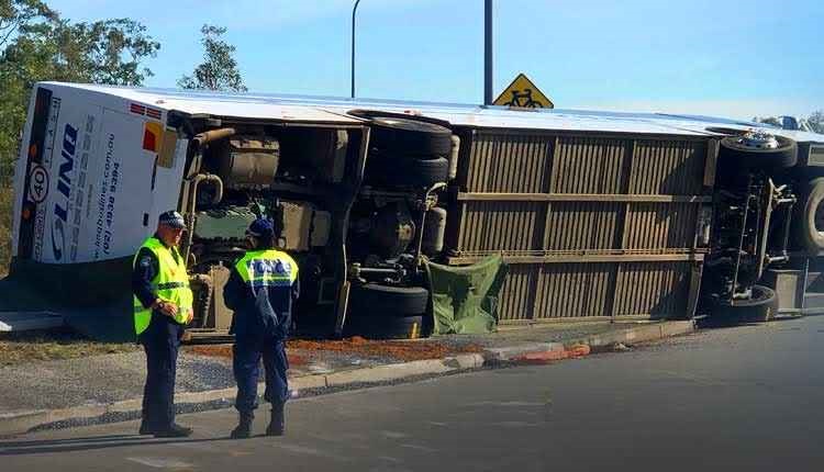 Wedding bus crash kills 10 in Australia