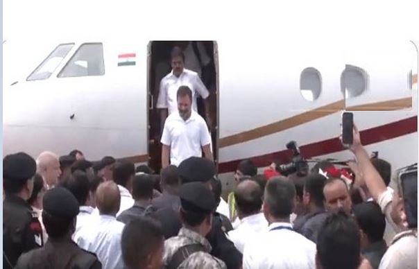 Congress leader Rahul Gandhi, Mallikarjun Kharge arrives in Bihar's Patna