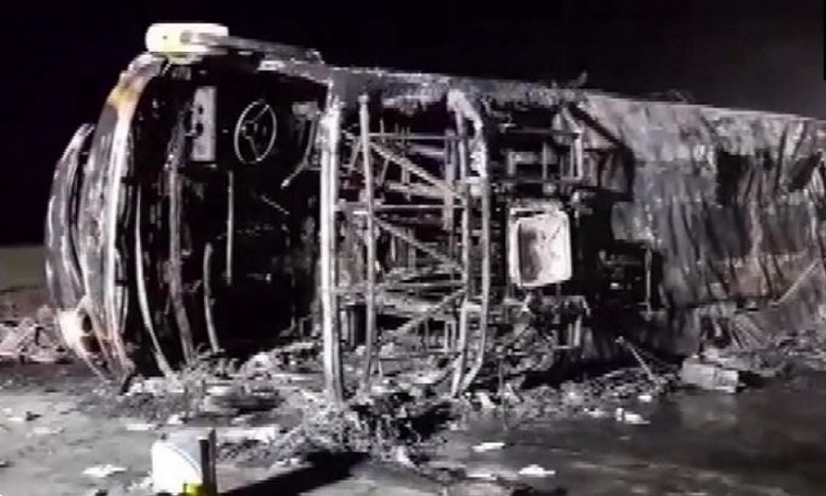 25 people charred to death in bus fire