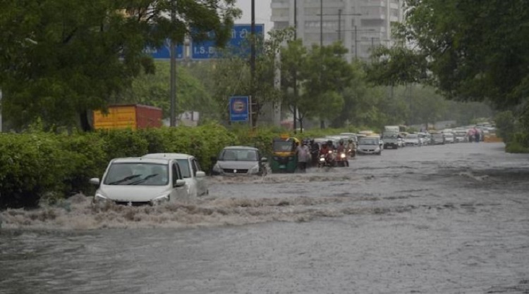 Heavy rains lash many parts of NCR including Delhi
