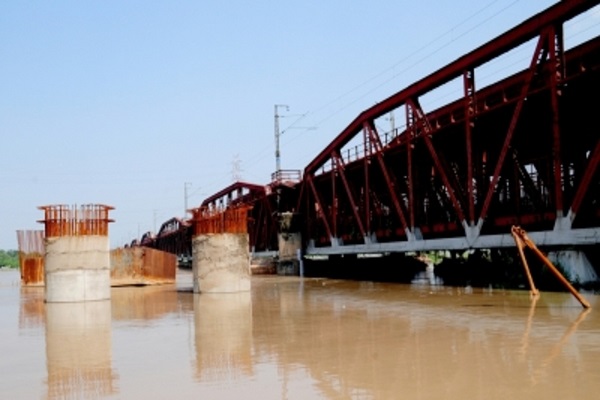 Yamuna is flowing above Warning Mark