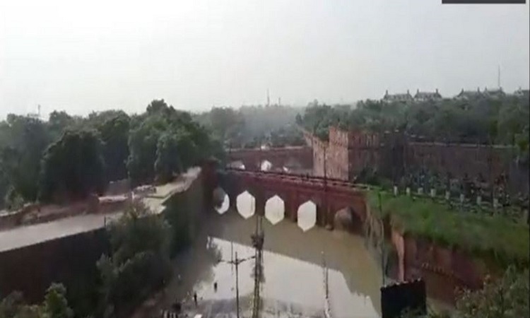 The overflowing Yamuna river has touched the Red Fort wall on Ring road
