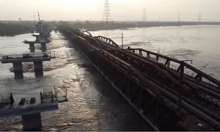 Delhi's Yamuna River near Old Railway Bridge