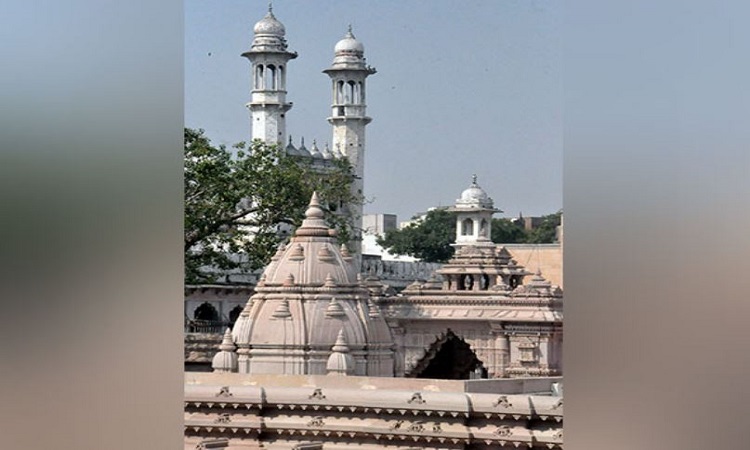 A view of Kashi Vishwanath Temple and Gyanvapi Mosque
