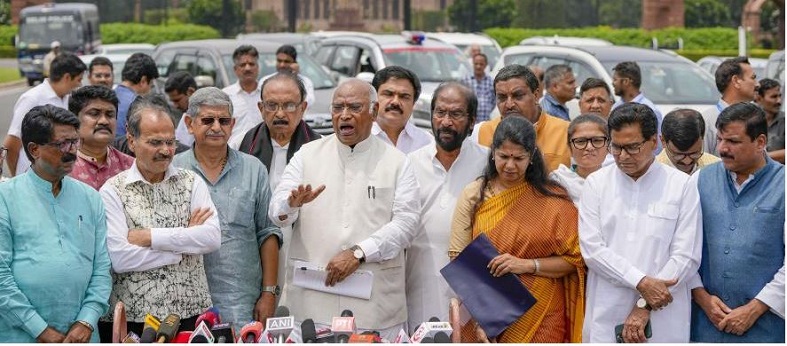 Leader of Opposition in the Rajya Sabha Mallikarjun Kharge with other INDIA leaders address a press conference