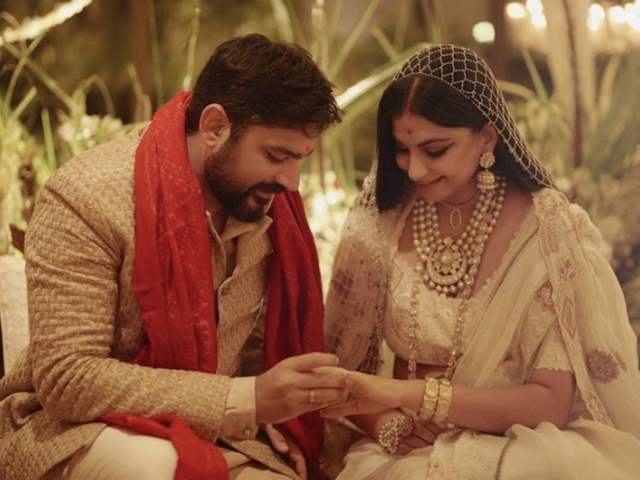 Karan Boolani anniversary wish for wife Rhea Kapoor