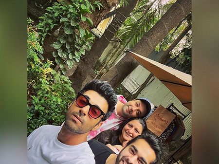 Pulkit Samrat shares new pictures with ‘Fukrey 3’ co-stars