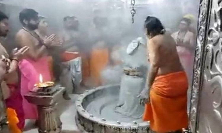 Bhasma Aarti being performed at Mahakal Temple