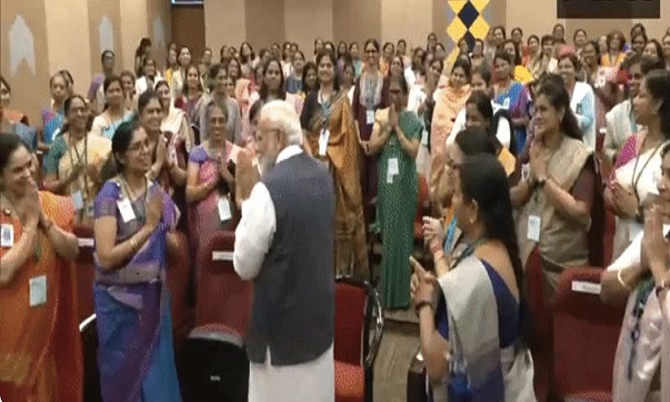 PM Modi meets women scientists of ISRO team