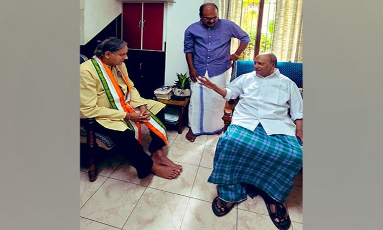 Congress MP Shashi Tharoor meets senior leader AK Antony