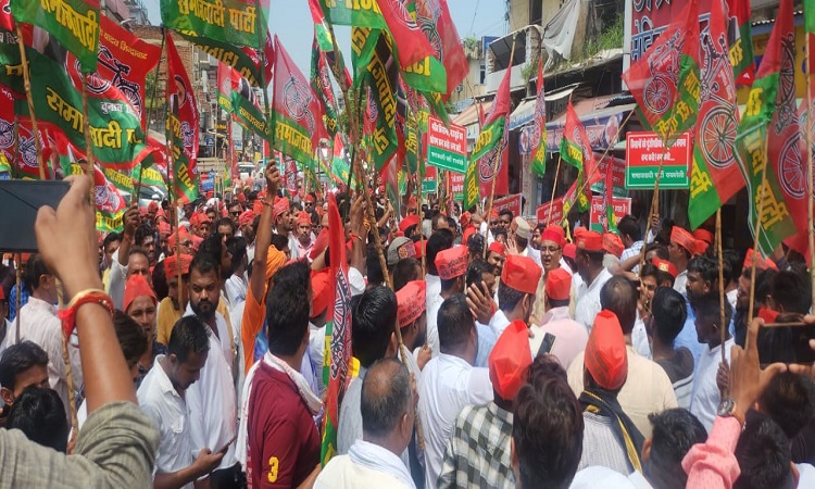 Samajwadi Party celebrates Ghosi win