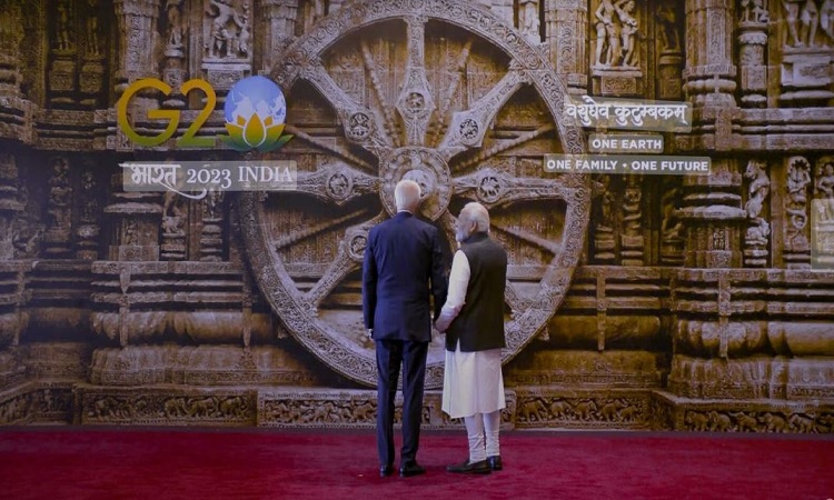 PM Modi welcomes G20 leaders against Konark Wheel replica in Bharat Mandapam