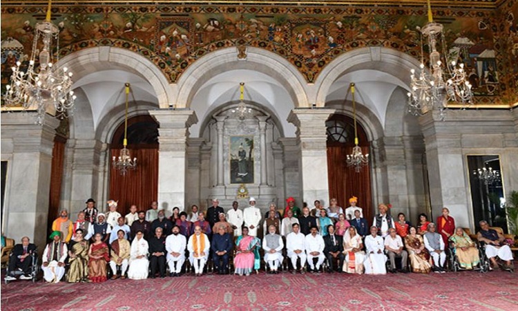 President Droupadi Murmu, Vice President Jagdeep Dhankhar and Prime Minister Narendra Modi with the Padma Awardees at Rashtrapati Bhavan