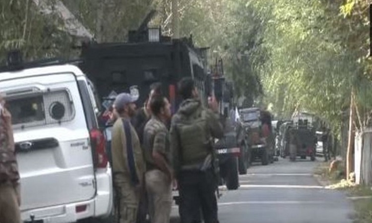 Security forces on Saturday resumed operations against terrorists on fourth consecutive day in Anantnag