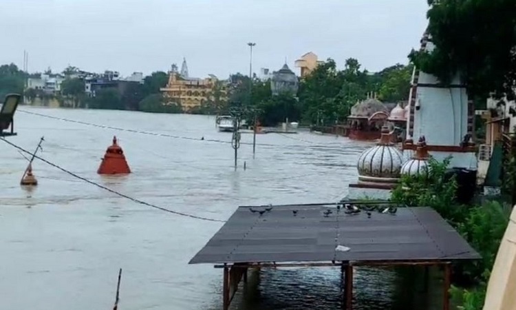 Temples submerged in Ujjain