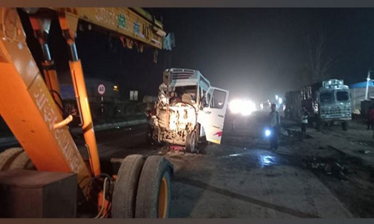 Odisha tourist bus collides with vehicle in Kaimur