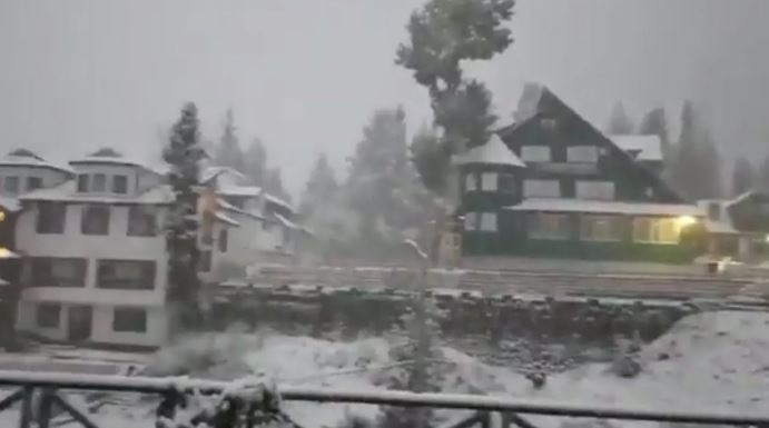 Gulmarg receives season's first snowfall