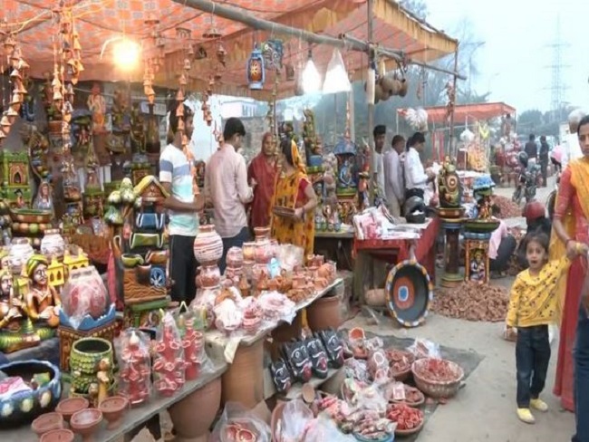Earthen lamps on sale ahead of Diwali in Jaipur