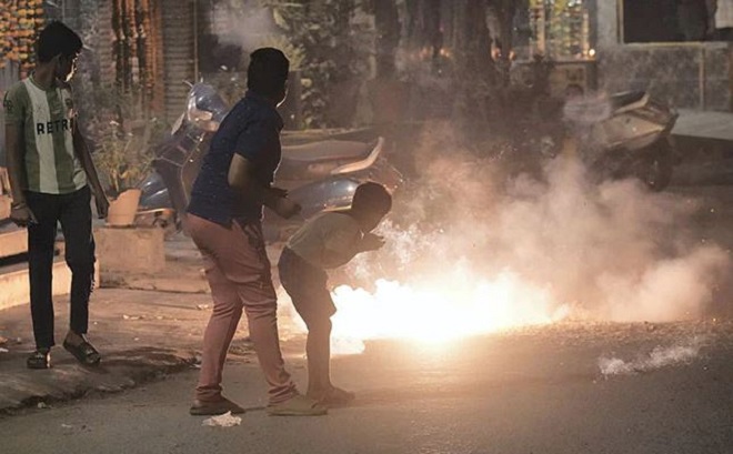Firecrackers ban flouted in Delhi