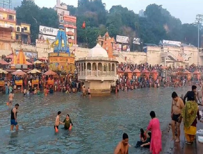 Devotees take holy dip in river Ganga