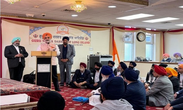 Ambassador of India to United States, Taranjit Singh Sandhu at Gurdwara in Long Island New York