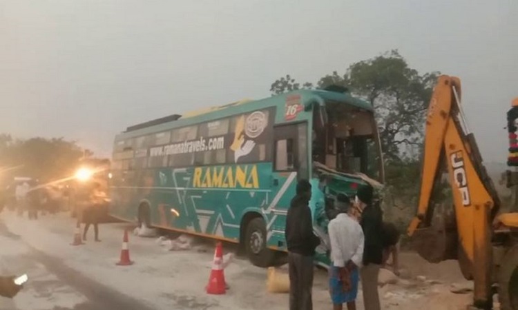Bus collides with tractor in Andhra's Ananthapuramu district