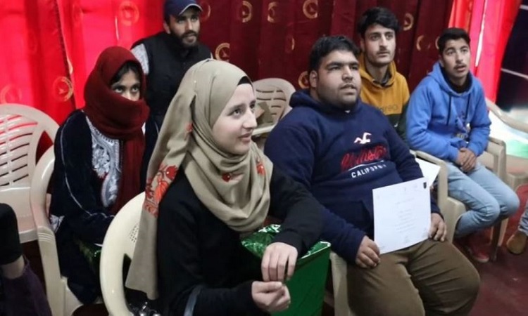 Youths participate in the smartphone filmmaking course in Kupwara