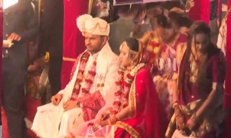 Savani Group performed Kanyadaan by marrying 75 daughters at Surat