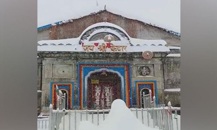 Kedarnath Dham witnesses heavy snowfall in Rudraprayag