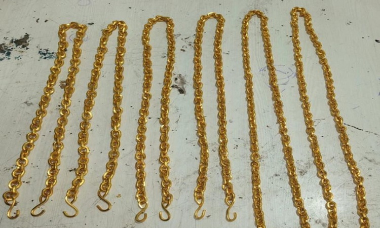 Seized gold from five Indian nationals