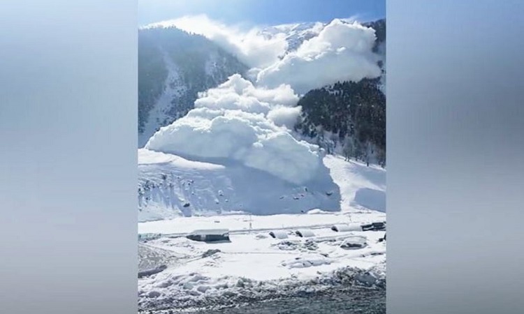 Screenshot from the viral video of the avalanche