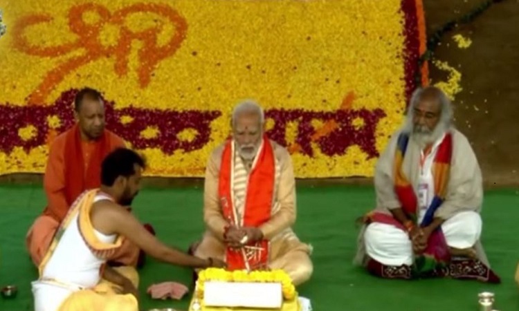 PM Modi offers prayers at Kalki Dham Temple