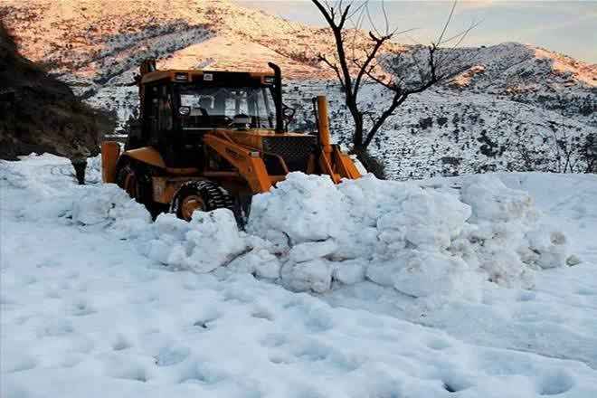 Massive snowfall disrupts life in Lahaul Spiti
