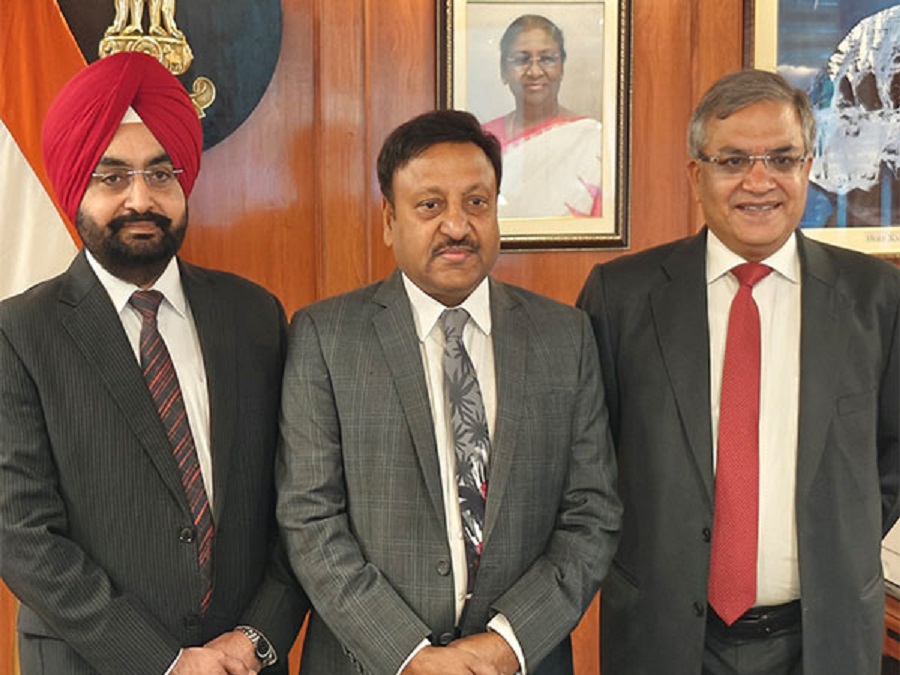 C E C Rajiv Kumar with newly appointed election Commissioners