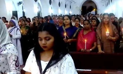 People gathered at Tenkasi Church, Tamil Nadu for midnight Easter prayers