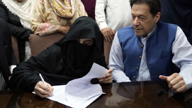 Former Pakistan Prime Minister Imran Khan and his wife Bushra Bibi