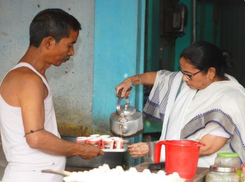 West Bengal CM Mamata Banerjee serving tea in Jalpaiguri