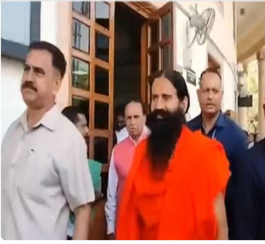 Baba Ramdev arrived at Supreme Court