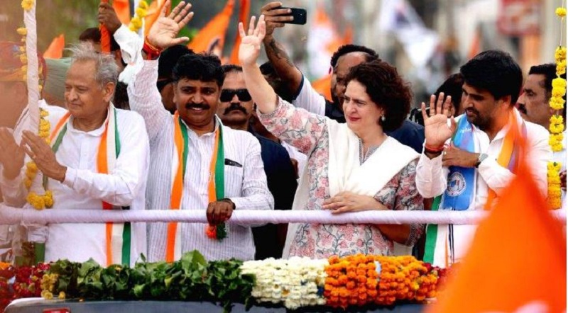 Priyanka Gandhi greeting the people in the road show