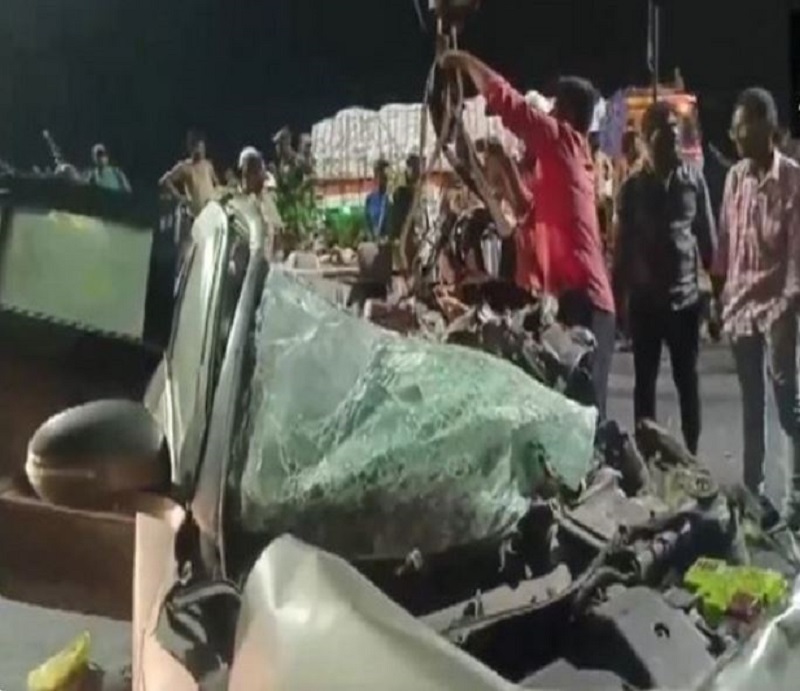 Three people died, when their speeding car hit a lorry in Kavali